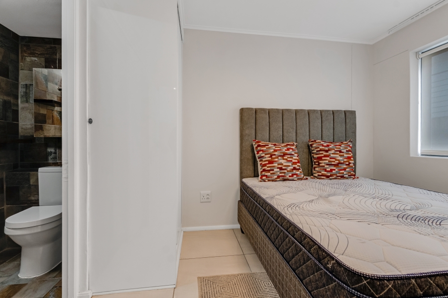 2 Bedroom Property for Sale in Sea Point Western Cape